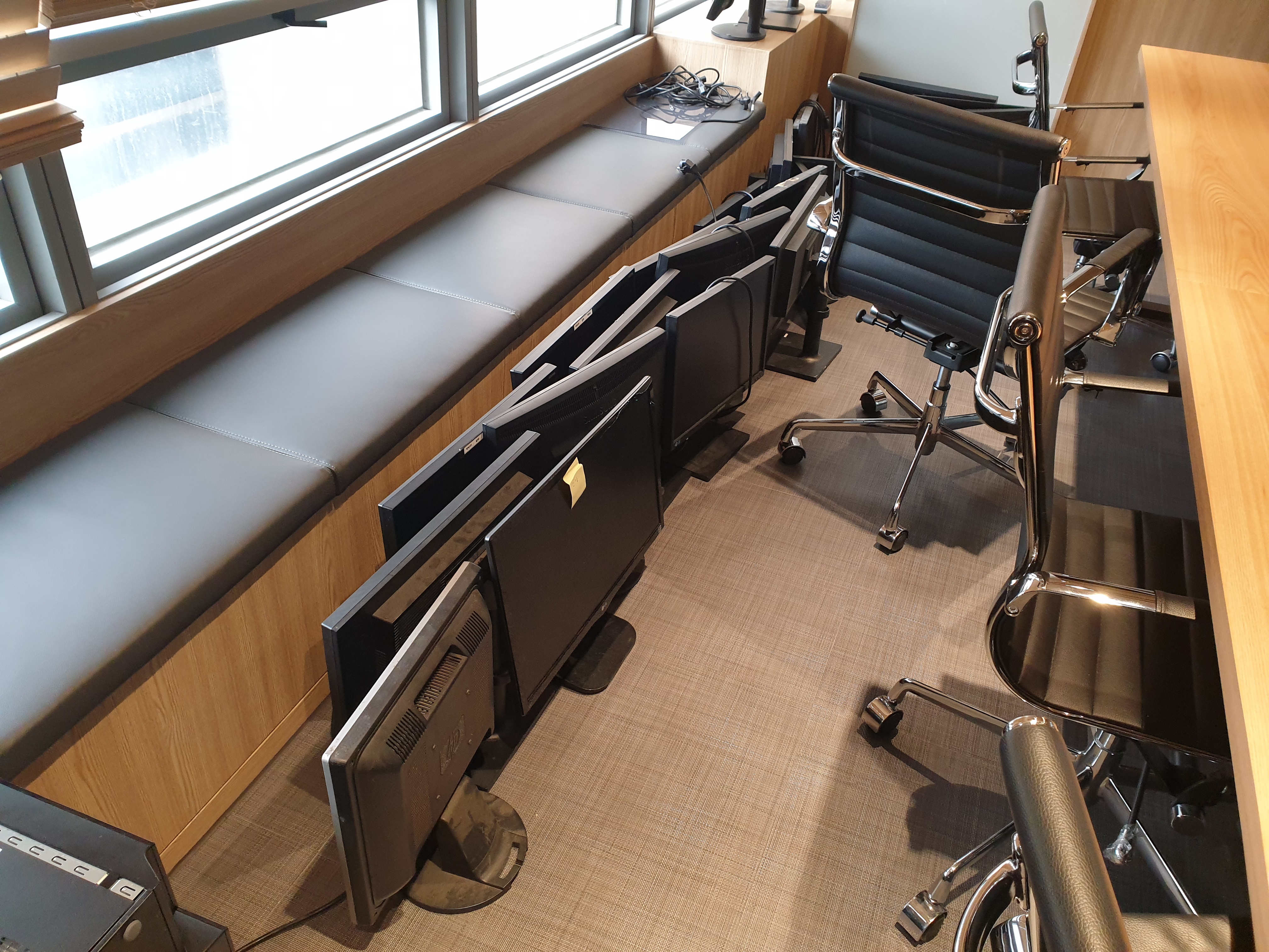 장기동 / 사무실 / PC,모니터 / 약 80대