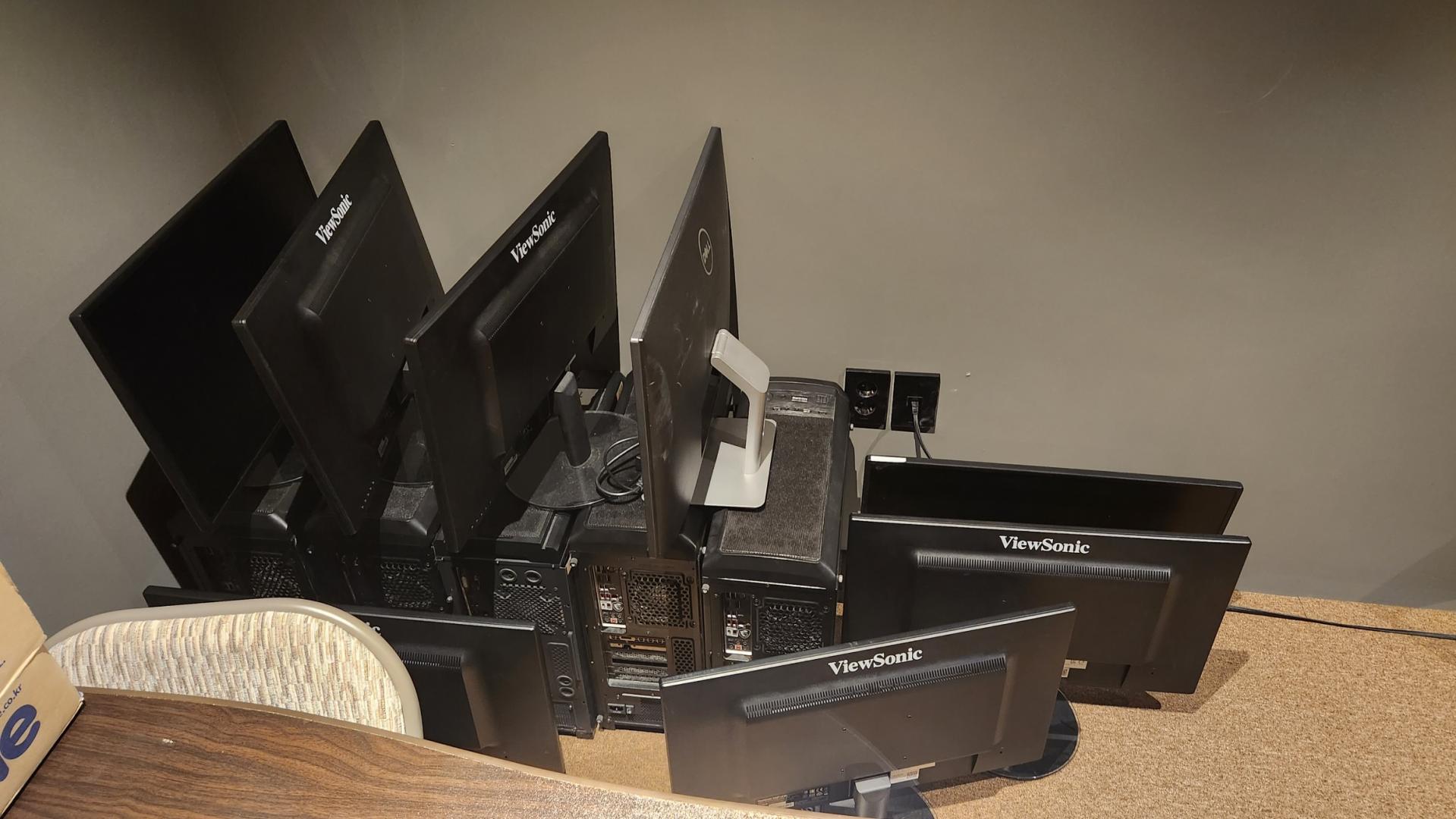 홍대 / 사무실 / PC,모니터 / 약 10대