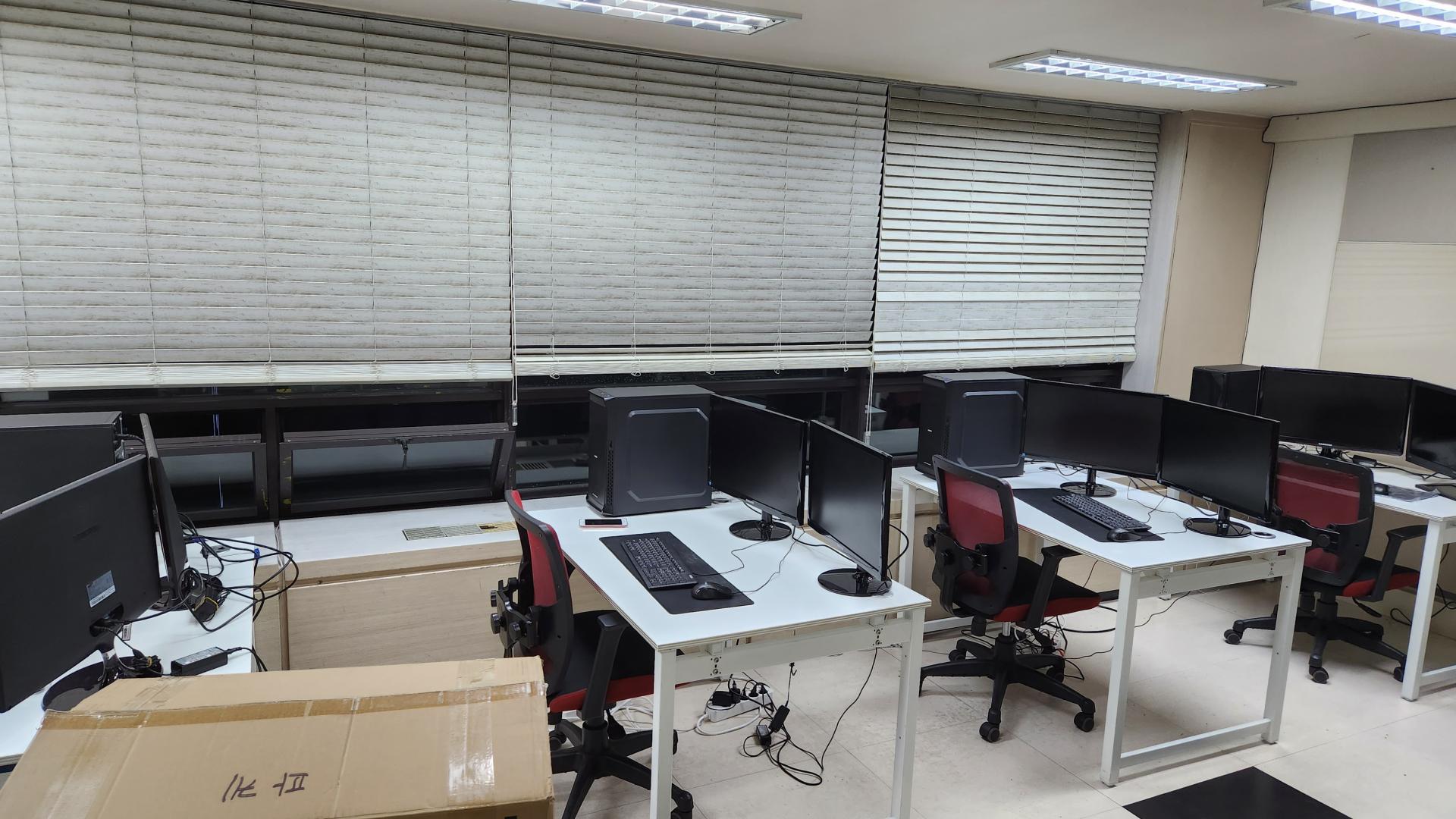 역삼 / 컴퓨터 학원 / PC,모니터 / 약 450대