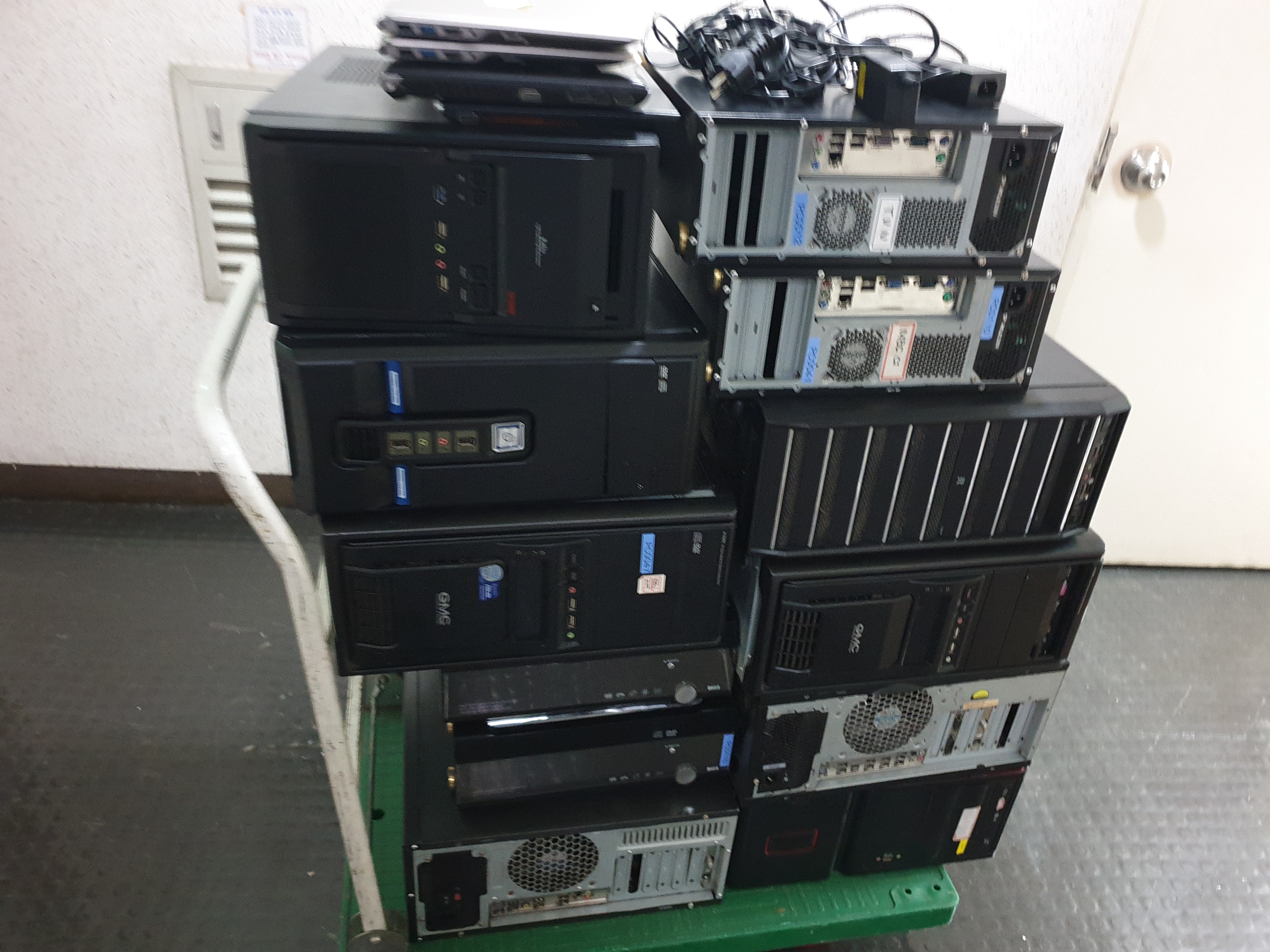 창원 / 사무실 / 노트북,PC / 약 20대