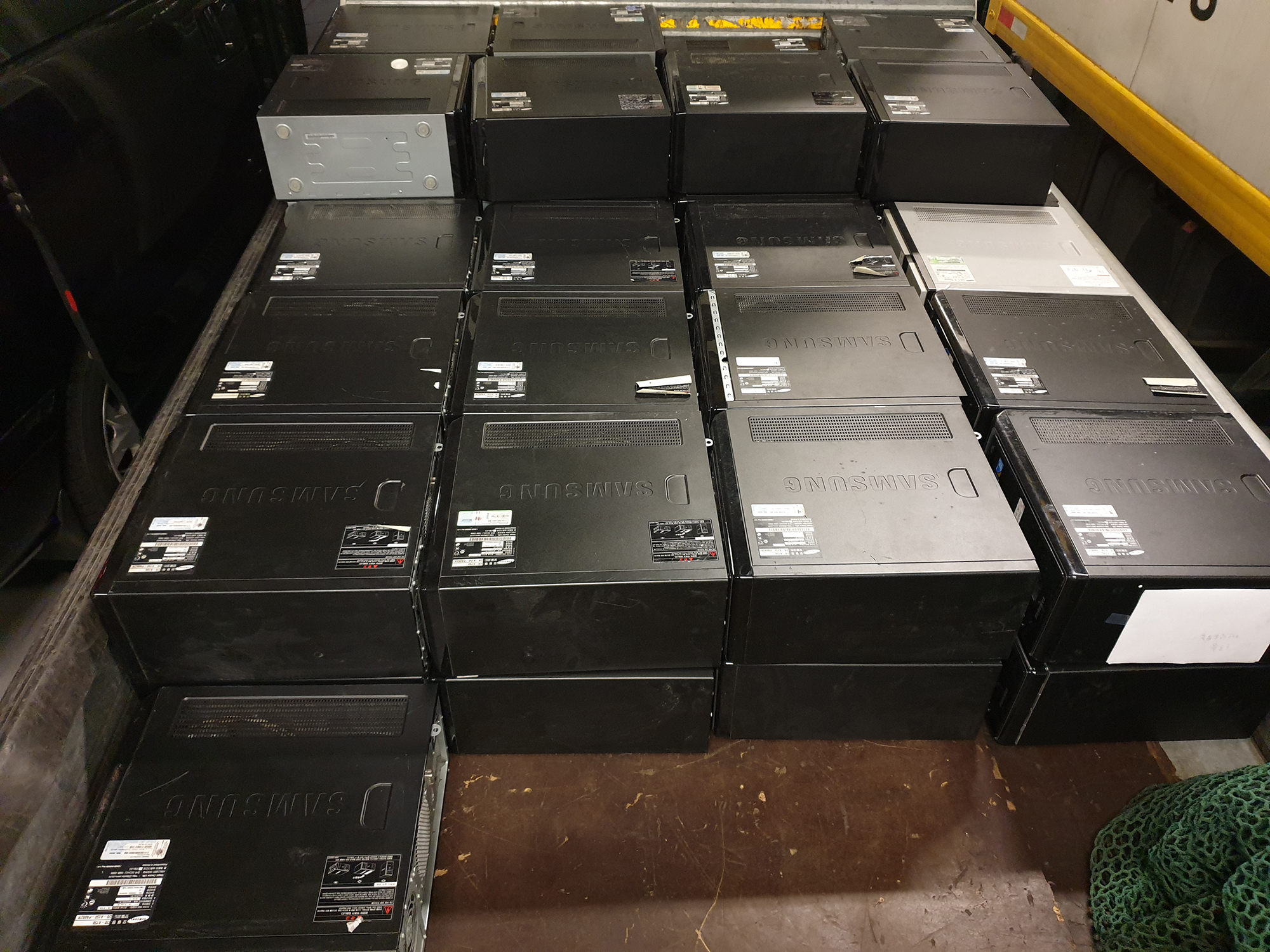 고양시 / PC방 / PC,모니터 / 약 600대