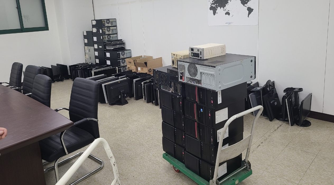 송파 / 다온캐피탈 / PC,모니터 / 약 300대