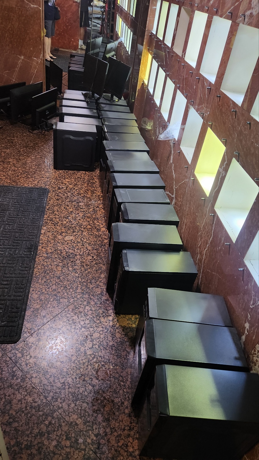 부천 / 숙박업체 / PC,모니터 / 약 200대