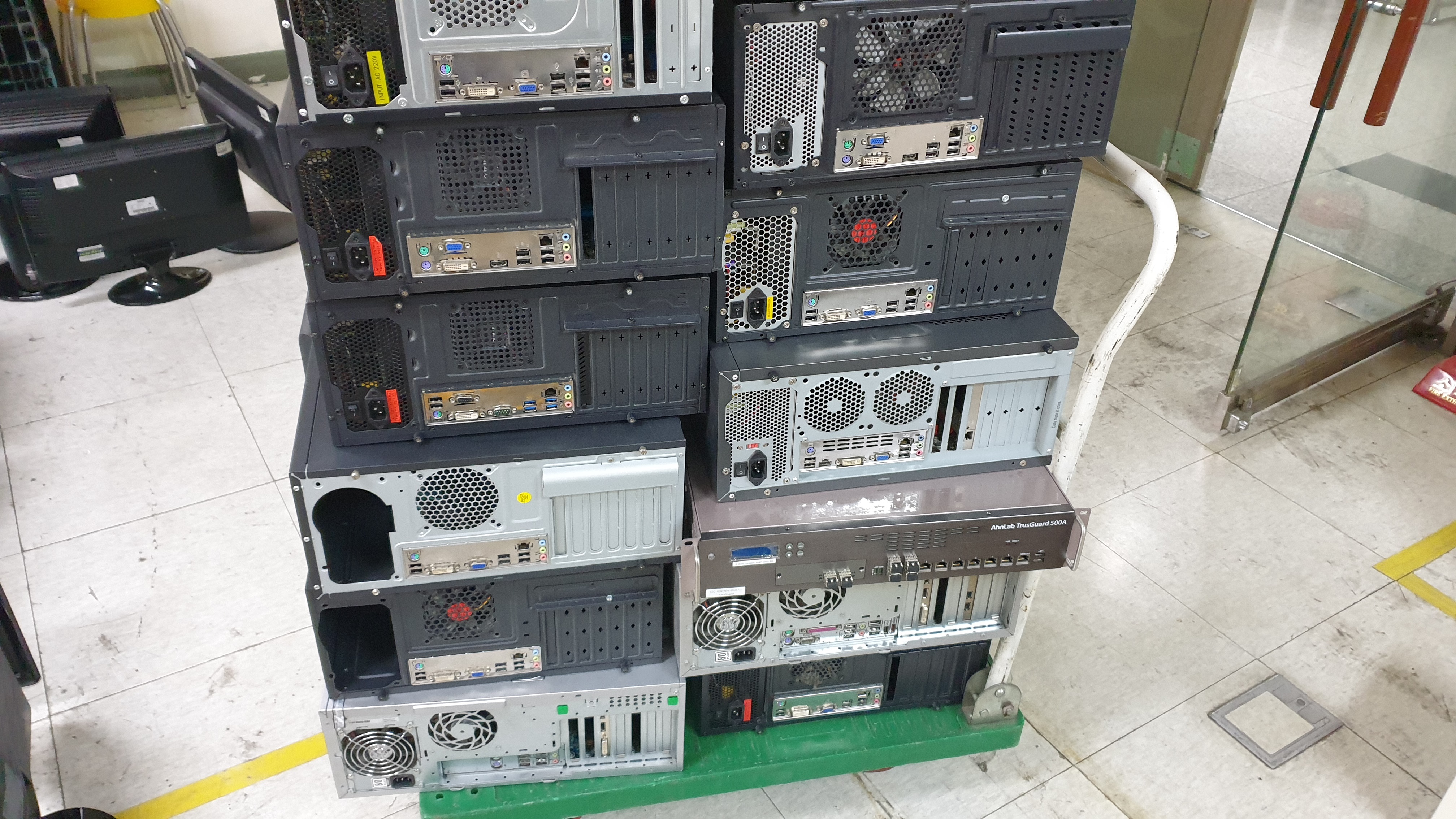 중랑구 / 박람회장 / 노트북,PC,모니터 / 약 40대