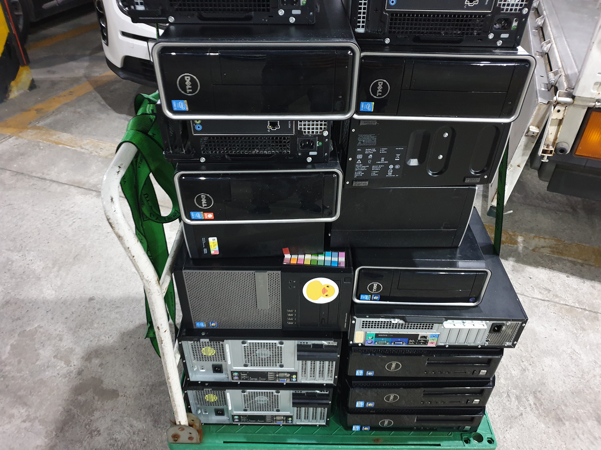 고양 / 쇼핑몰 사무실 / PC,모니터 / 약 30대