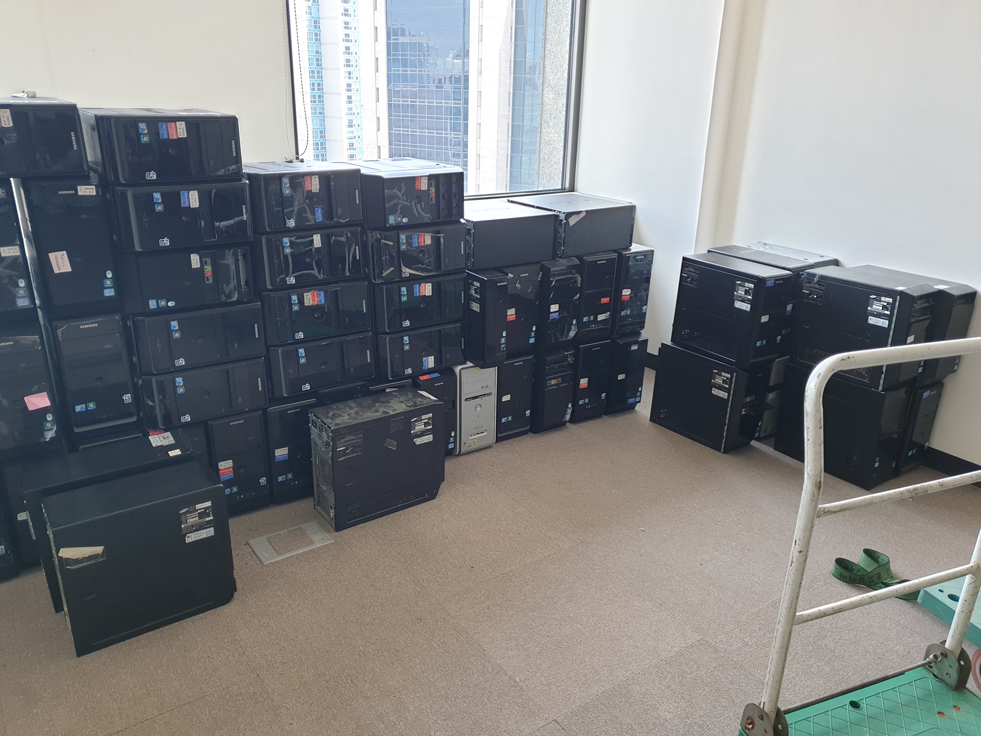 신림 / 디자인사무실 / PC,모니터 / 약 70대